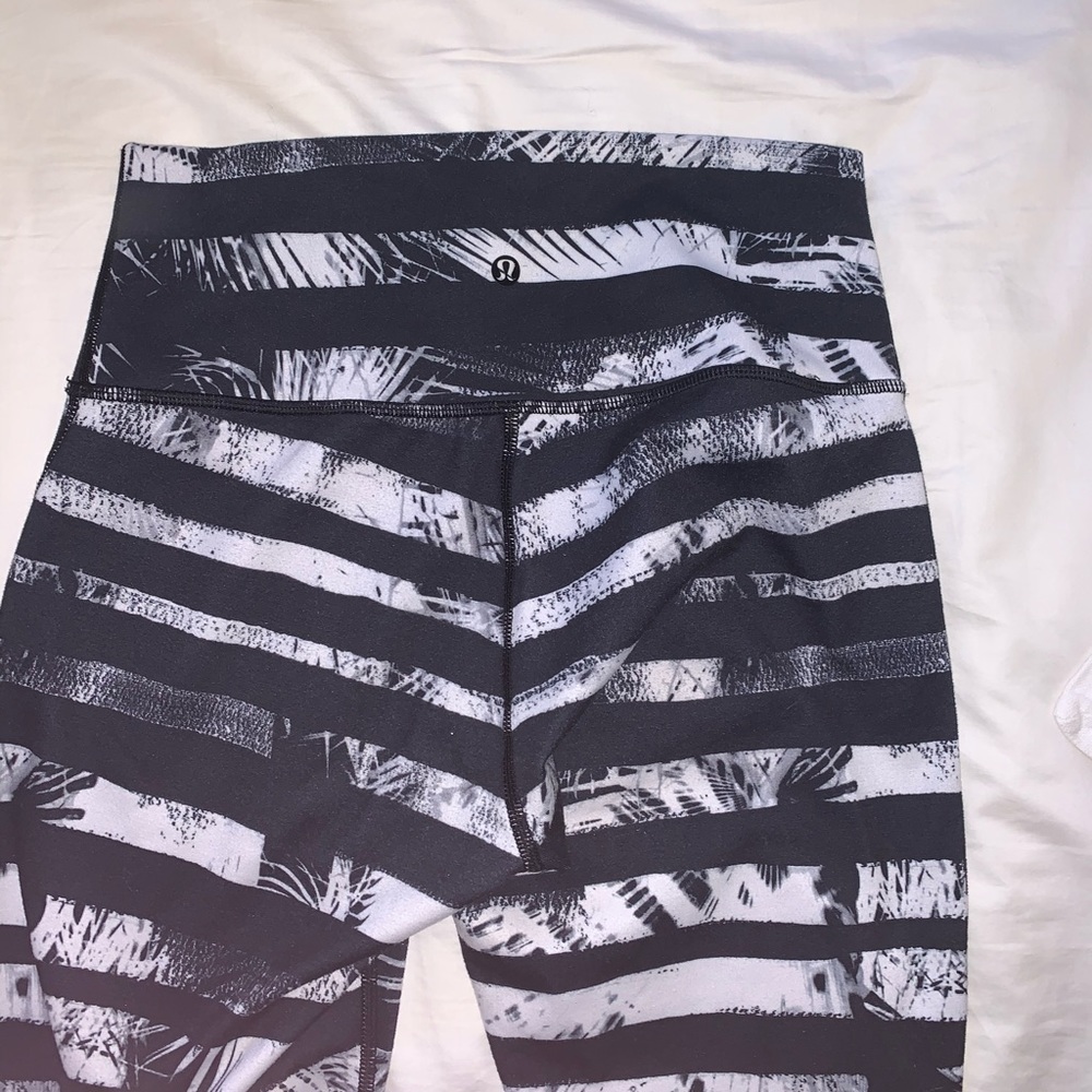 3/4 length Lululemon leggings
